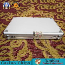 satın al 600 adet Yuvarlak Şekil RFID Poker Chip Kılıf 11.5g Kil Seramik Taşınabilir Kumar Cips Set Taşıyıcı Kolu Ve Kilit Çevrimiçi üretim