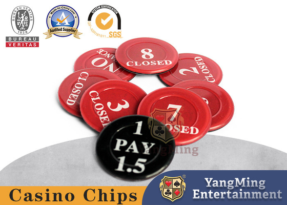 satın al 40mm Çap Yuvarlak Kırmızı ve Siyah Çift Taraflı Baskı İnek Boyutu Poker Kumar Masası Sigorta Madeni Para Çevrimiçi üretim